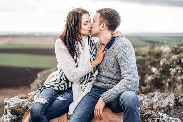 Romantic Happy Couple Enjoy Spending Time Together Outdoor — Stock Photo, Image