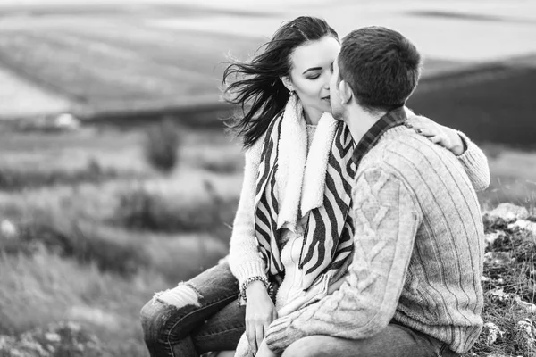 Casal Feliz Romântico Gosta Passar Tempo Juntos Livre — Fotografia de Stock