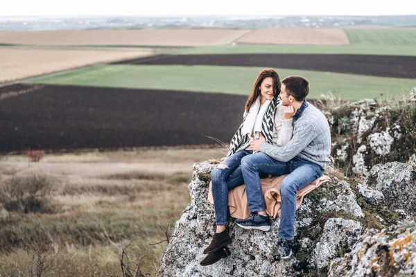 Casal Feliz Romântico Gosta Passar Tempo Juntos Livre — Fotografia de Stock