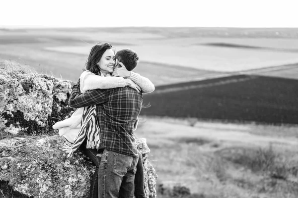 Romantisches Glückliches Paar Genießt Die Gemeinsame Zeit Freien — Stockfoto