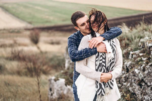 Casal Feliz Romântico Gosta Passar Tempo Juntos Livre — Fotografia de Stock