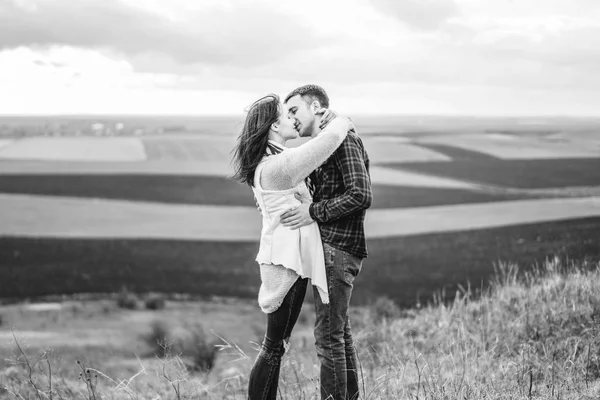 Romântico Jovem Casal Passar Tempo Juntos Livre — Fotografia de Stock