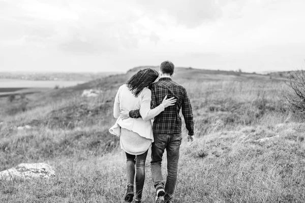 Romântico Jovem Casal Gosta Passar Tempo Juntos Livre — Fotografia de Stock