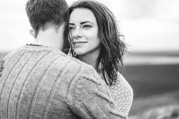 Romantic Happy Couple Enjoy Spending Time Together Outdoor — Stock Photo, Image