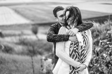 Romantik mutlu çift keyfini birlikte vakit açık