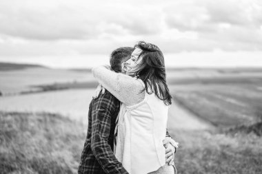 Romantik Genç ve güzel çift açık iyi eğlenceler