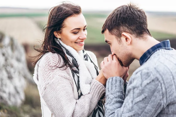 Birlikte Vakit Romantik Genç Çift Açık — Stok fotoğraf