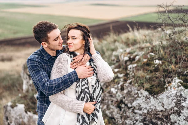 Casal Feliz Romântico Gosta Passar Tempo Juntos Livre — Fotografia de Stock