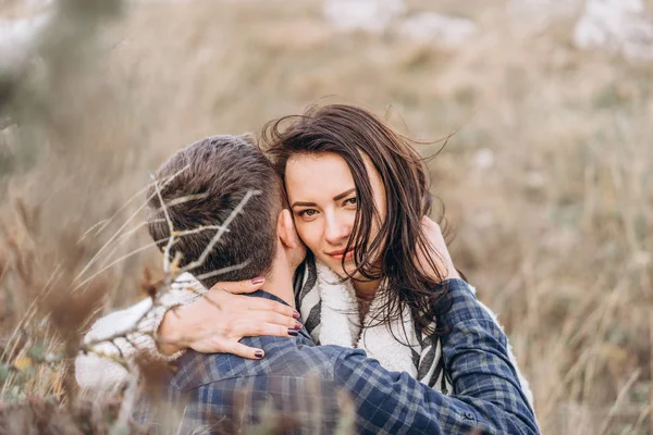 Casal Feliz Romântico Gosta Passar Tempo Juntos Livre — Fotografia de Stock