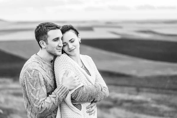 Romantic Pretty Couple Outdoor Enjoy Spending Time Together — Stock Photo, Image