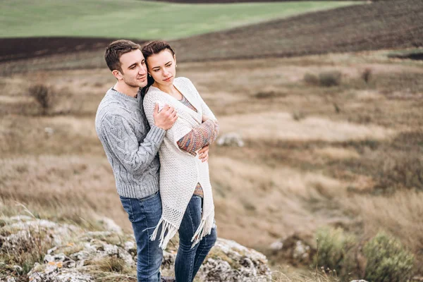 Romántica Pareja Bonita Aire Libre Disfrutar Pasar Tiempo Juntos —  Fotos de Stock