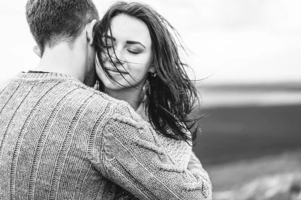 Casal Feliz Romântico Gosta Passar Tempo Juntos Livre — Fotografia de Stock