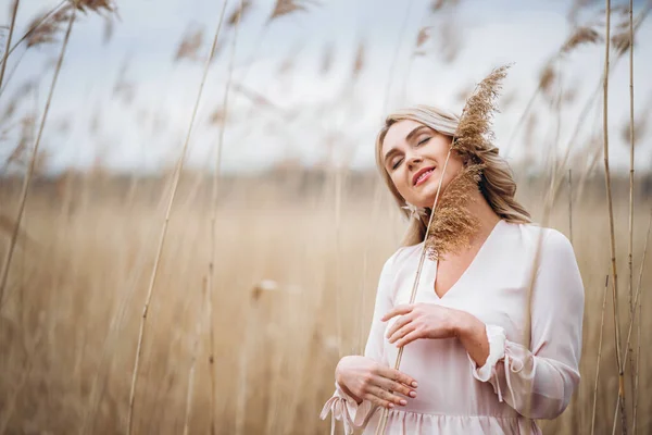 Photo Pretty Smiling Girl Long Blond Curly Hair Light Long — Stock Photo, Image