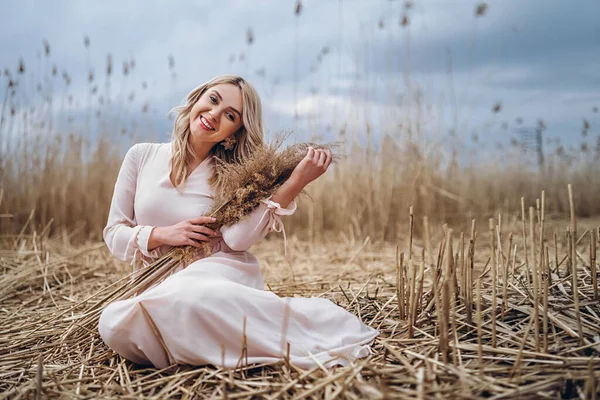 Photo Pretty Smiling Girl Long Blond Curly Hair Light Long — Stock Photo, Image