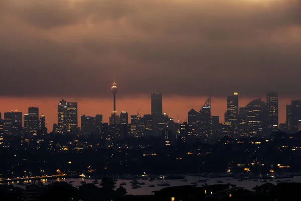 Silhuetten Sydney Central Business District Bara Lite Förbi Solnedgången — Stockfoto