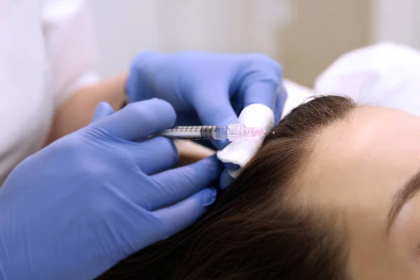 Doctor Makes Shot Scalp Mesotherapy Hair — Stock Photo, Image