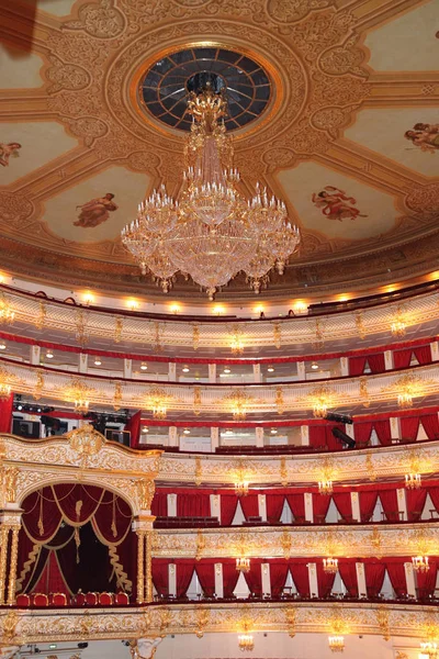 ボリショイ劇場 歴史段階 水晶シャンデリアが付いているホール モスクワ ロシア 2018 — ストック写真