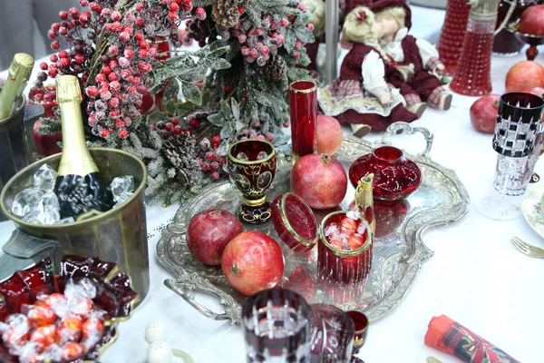 Decoração Mesa Vintage Ano Novo Com Champanhe Copos — Fotografia de Stock