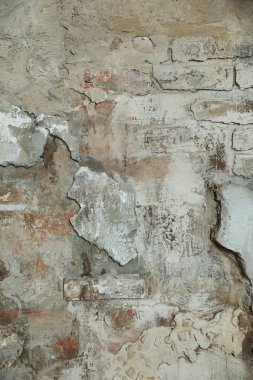 Taş duvar tuğla çatlaklar, çimento ile