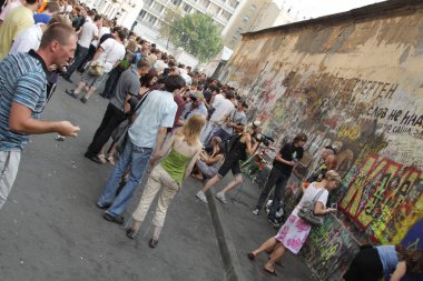 Duvar Victor Tsoi bellek 20th yıldönümü onun ölüm günü. Moskova. Eski Arbat sokak, d.37. 15.08.2010