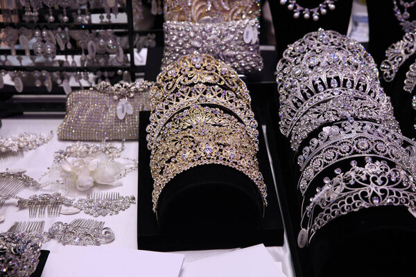 Sparkling tiaras jewelry for wedding bridesmaid