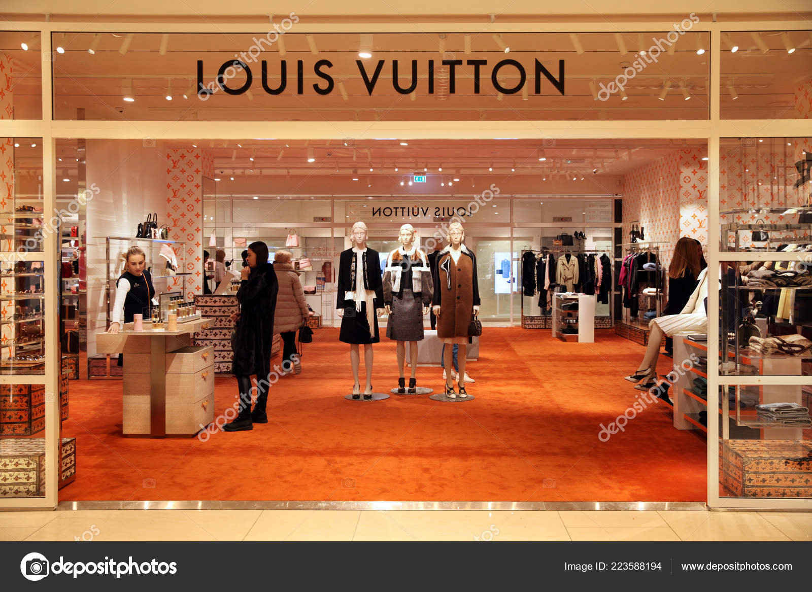 Louis Vuitton Logo editorial photo. Illustration of beauty