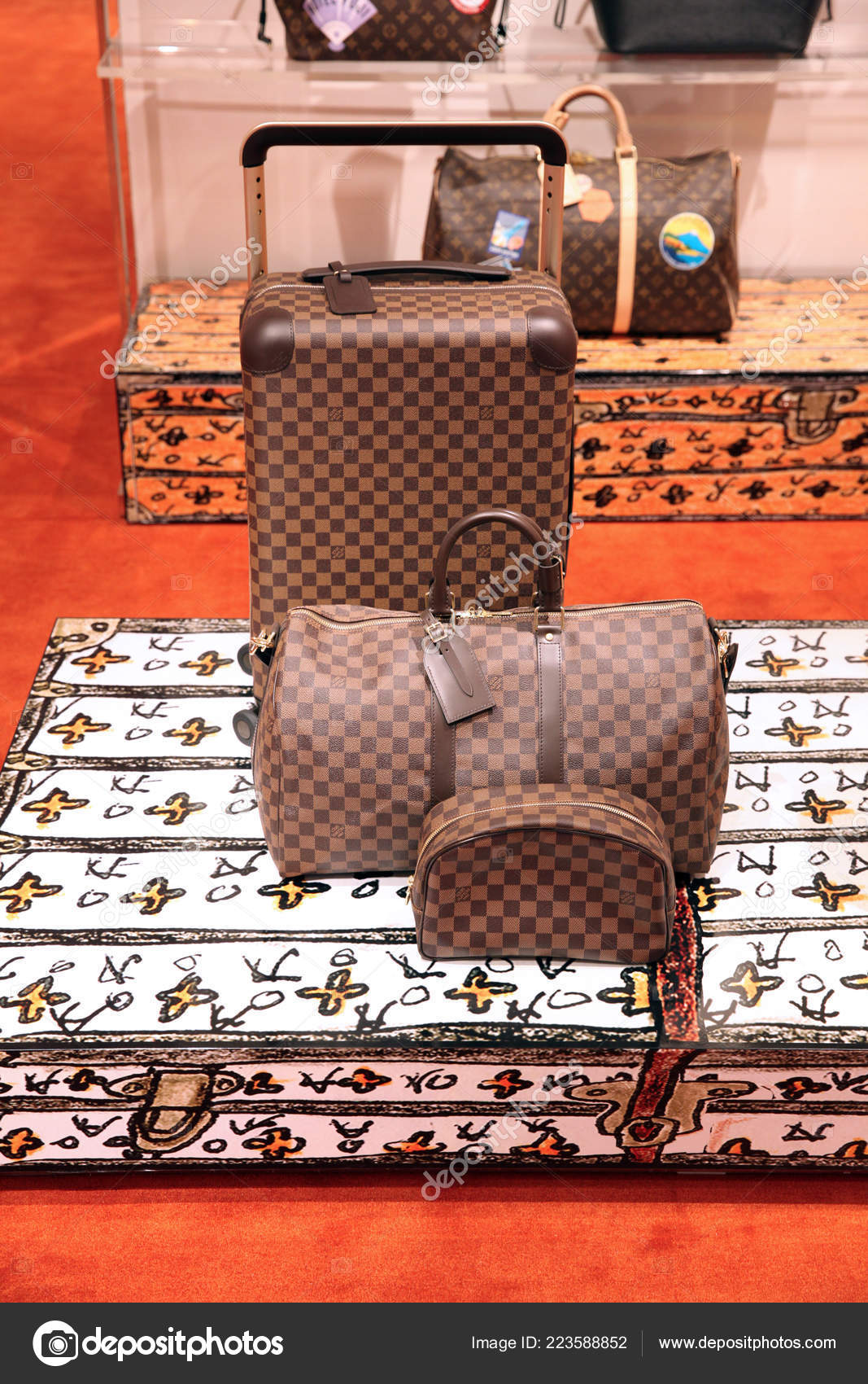 suitcase set louis vuittons