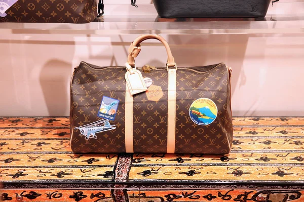 51,454 Louis Vuitton Purse Stock Photos, High-Res Pictures, and