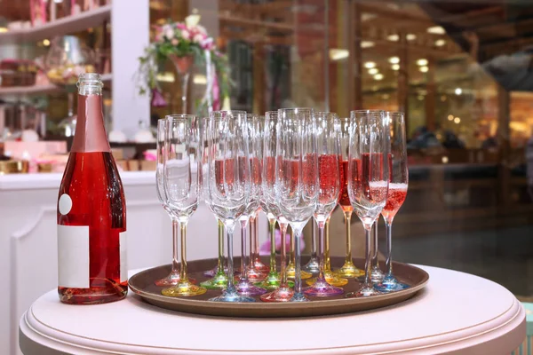 Table Many Beautiful Glasses Pink Champagne Bottle Wine — Stock Photo, Image