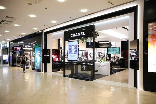 Gran tienda Chanel en el centro comercial "Europea". Moscú. 05 — Foto de Stock