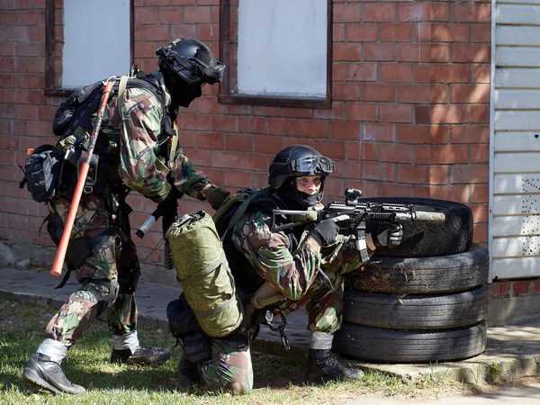 Les Soldats Des Forces Spéciales Prennent Défense — Photo