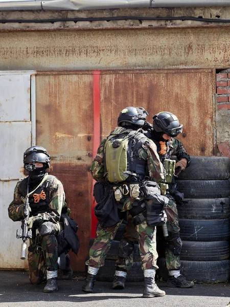 Les Soldats Des Forces Spéciales Prennent Défense — Photo