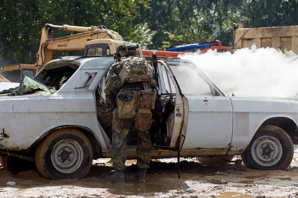 Soldati Delle Forze Speciali Assaltano Auto — Foto Stock