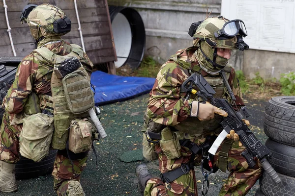 Les Soldats Des Forces Spéciales Prennent Défense — Photo