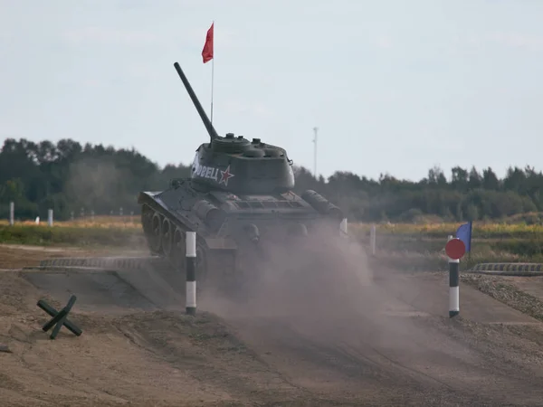 Tanque Soviético Competición Biatlón Tanque Alabino Cerca Moscú Durante Foro — Foto de Stock