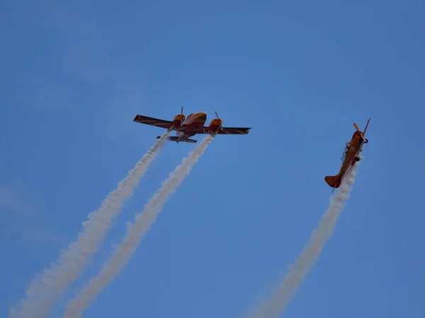 Actuaciones Piloto Aviones Pistón Yak Espectáculo Aéreo —  Fotos de Stock