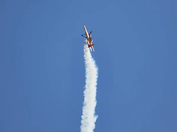 Prestazioni Pilota Velivoli Pistoni Yak Allo Spettacolo Aereo — Foto Stock