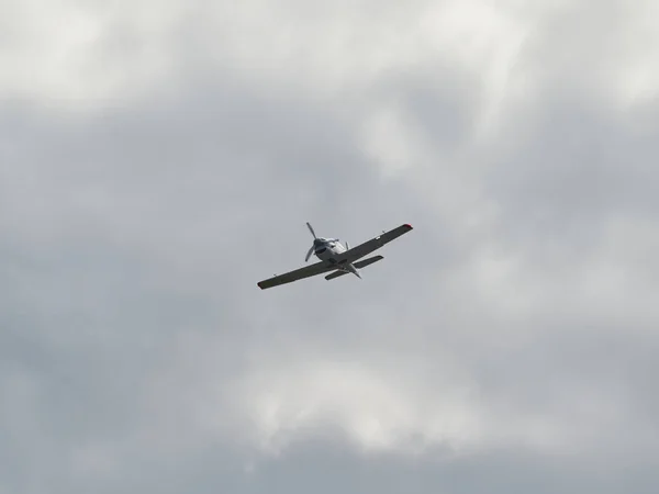 Pilotenvorführungen Von Yak Kolbenflugzeugen Auf Der Luftfahrtschau — Stockfoto