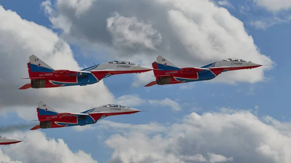 Rus Şövalyeleri Swiftler Den Akrobatikler — Stok fotoğraf