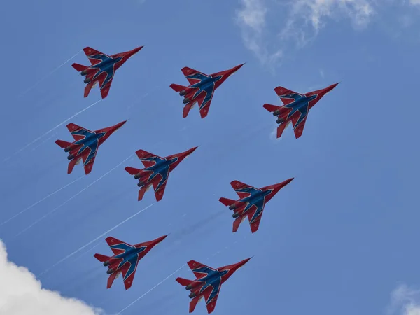 Aerobatics Russian Knights Swifts — Stock Photo, Image