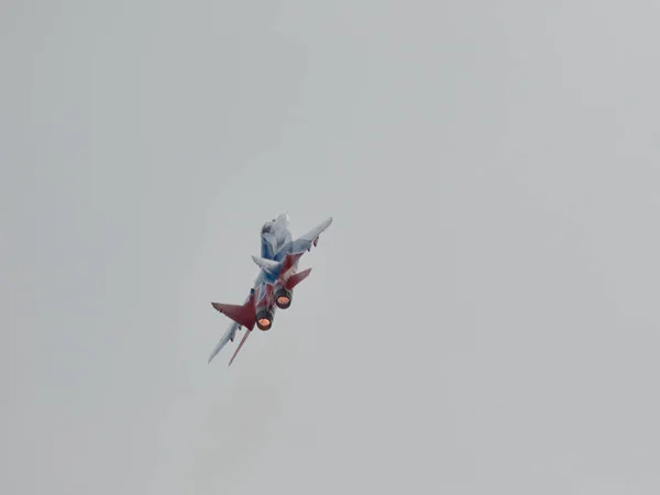 Aerobatics Russian Knights Swifts — Stock Photo, Image