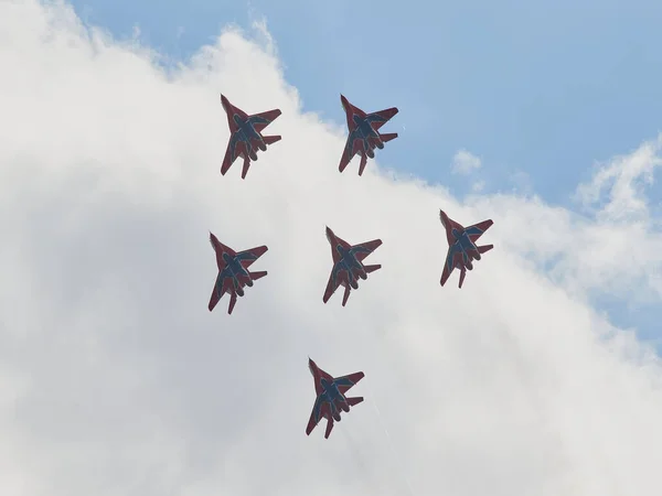 Aerobatics Russian Knights Swifts — Stock Photo, Image