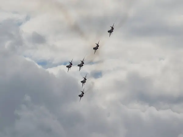 Aérobic Russian Knights Swifts — Photo
