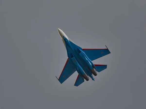 Aerobatiek Van Russian Knights Swifts — Stockfoto