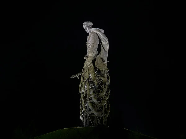 Памятник Ржеву Советскому Солдату Ночью — стоковое фото