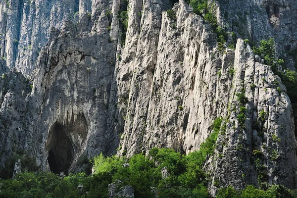 Acantilado Montaña Rocosa Entrada Cueva Vratsata Rocks Bulgaria — Foto de Stock