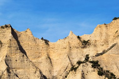 Bulgaristan 'ın Melnik kentinde kum taşı piramitleri