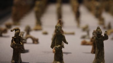 Çin 'deki Çin Müzesi' nde sergilenen güzel porselenler.