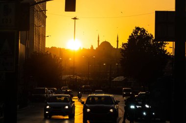 Günbatımında İstanbul Trafiği Silueti