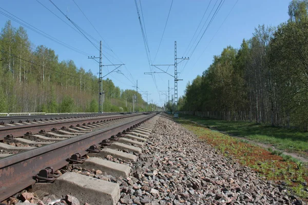 Rails Dwarsliggers Een Rotsachtige Dijk — Stockfoto